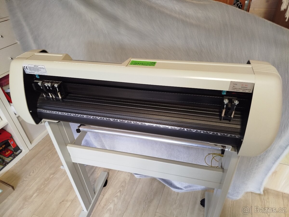 Prodám řezací plotr liyu sc631 - 4