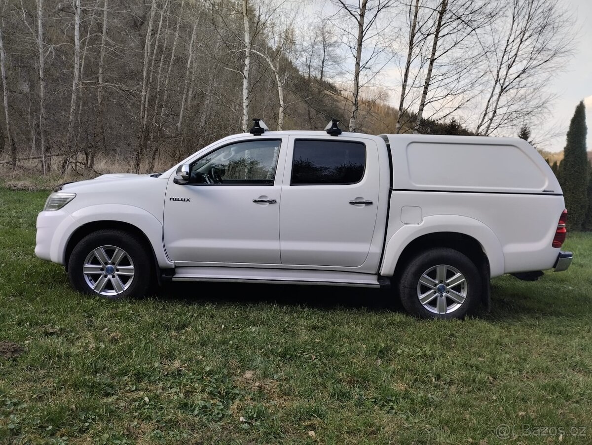 Toyota Hilux 4x4 1 majitel ČR. 216 tis. km.