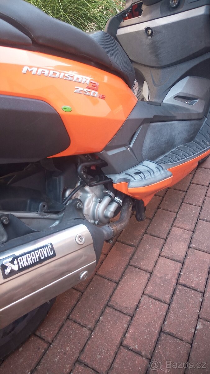 Motor Piaggio 250i. - 4