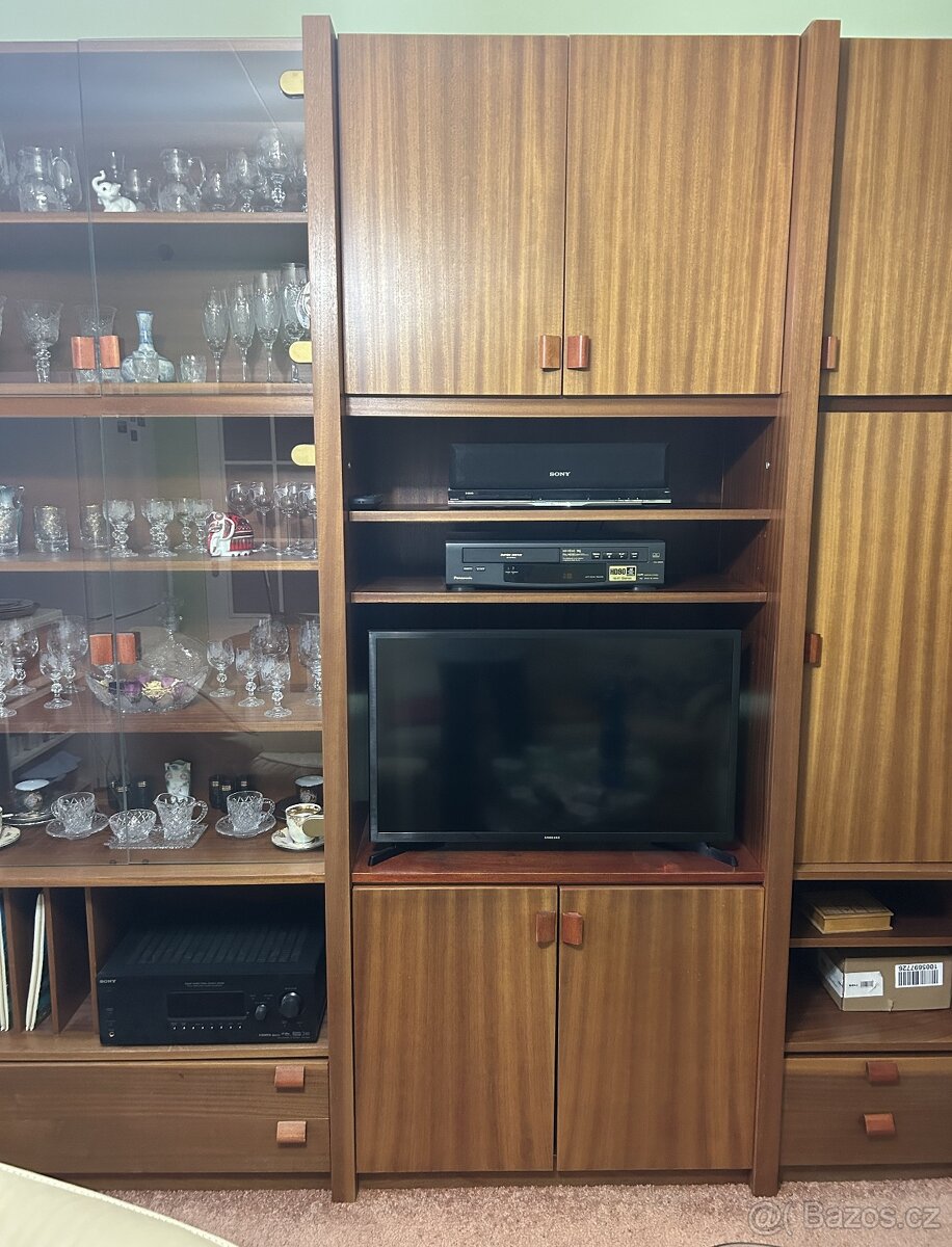 Obývací stěna za odvoz - 4