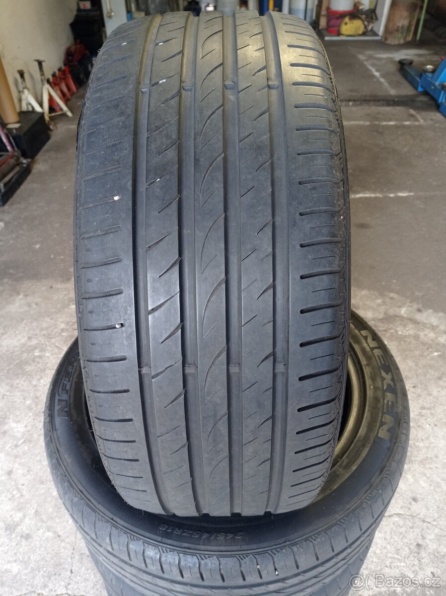Pneu SUV _ 245/45 R18 - 4