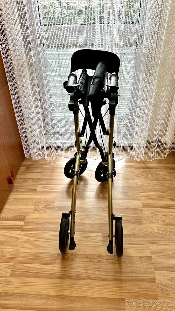 Chodítko pro seniory/čtyřkolové/odlehčené/skládací/jako nové - 4