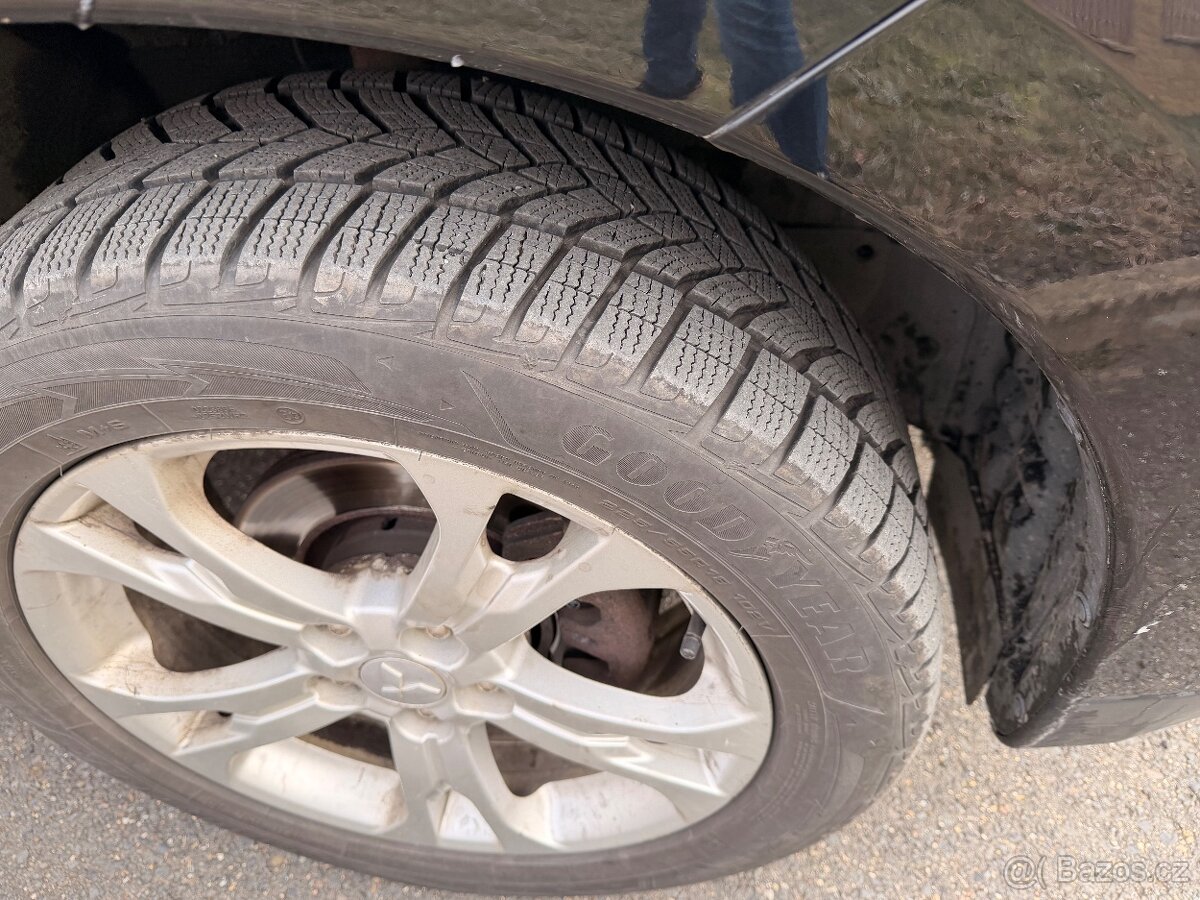 Mitsubishi outlnader - 4