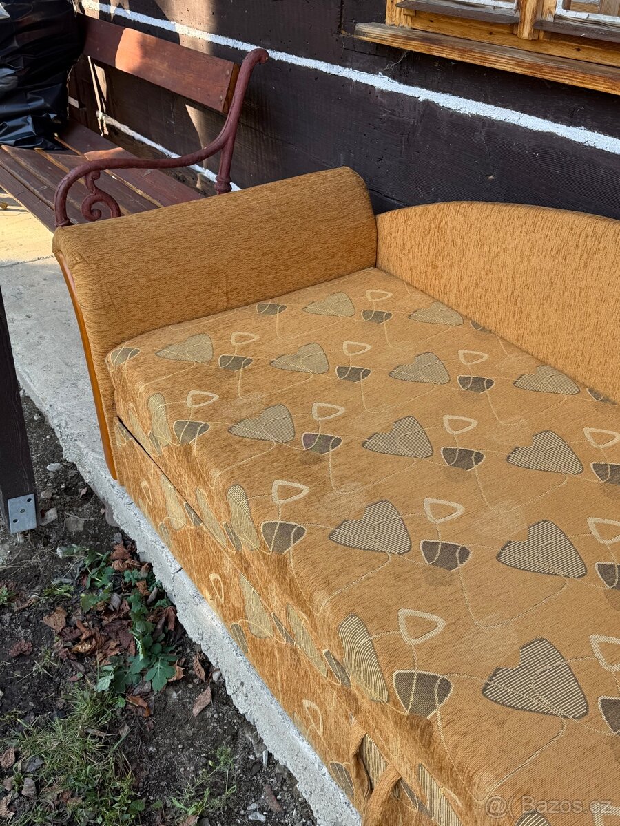 Sedačka s úložným prostorem - 4