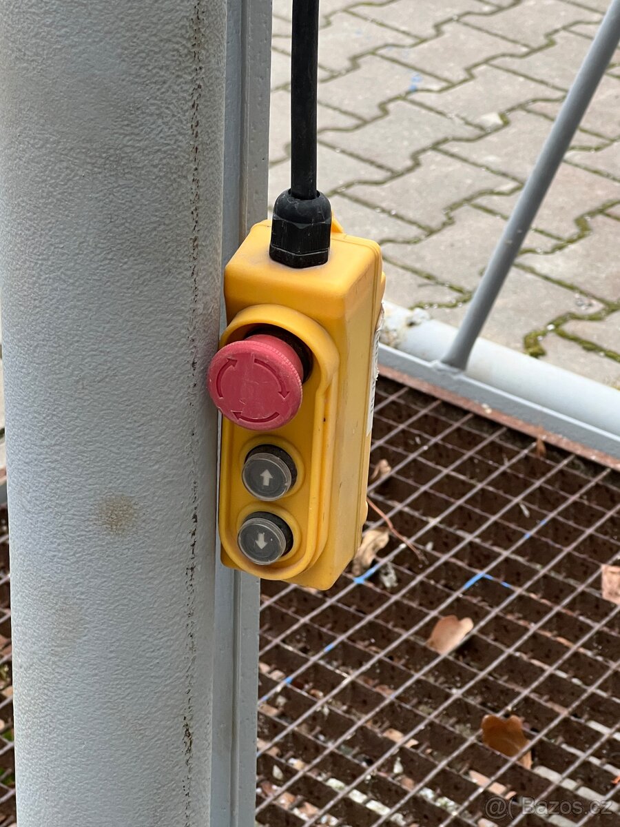 Stavební výtah, vrátek, navijak s konstrukci cca 6 - 4