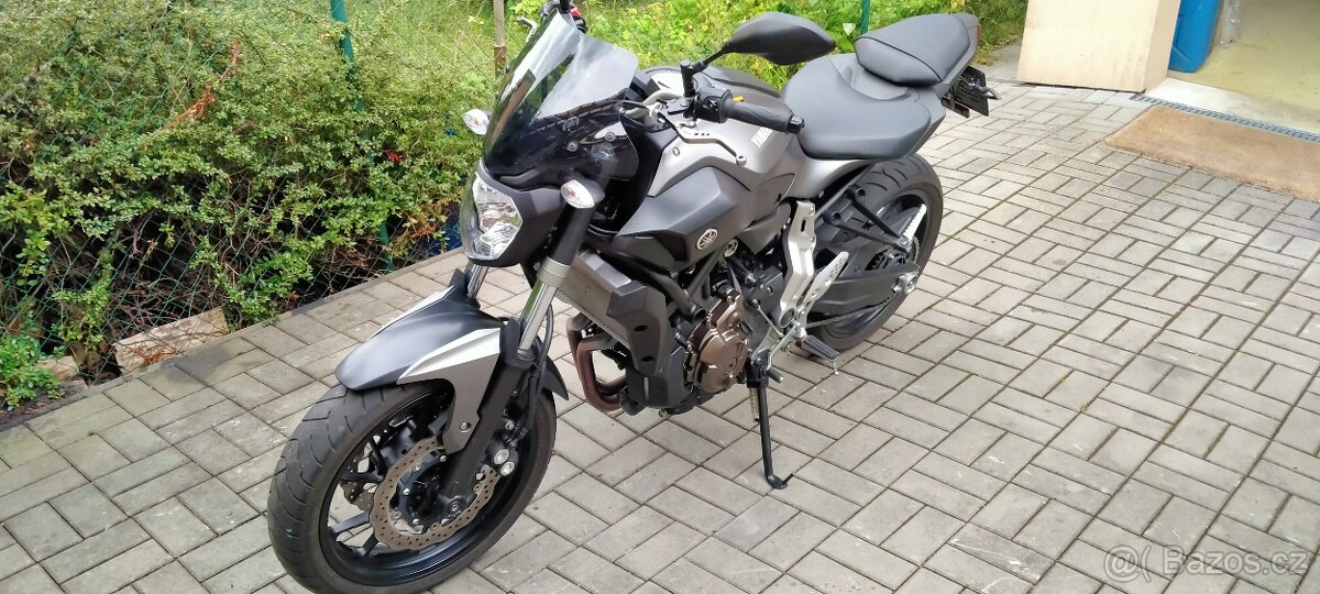 Yamaha MT 07 - 4