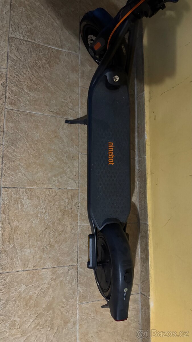 Ninebot Kickscooter F2 Pro E - 4