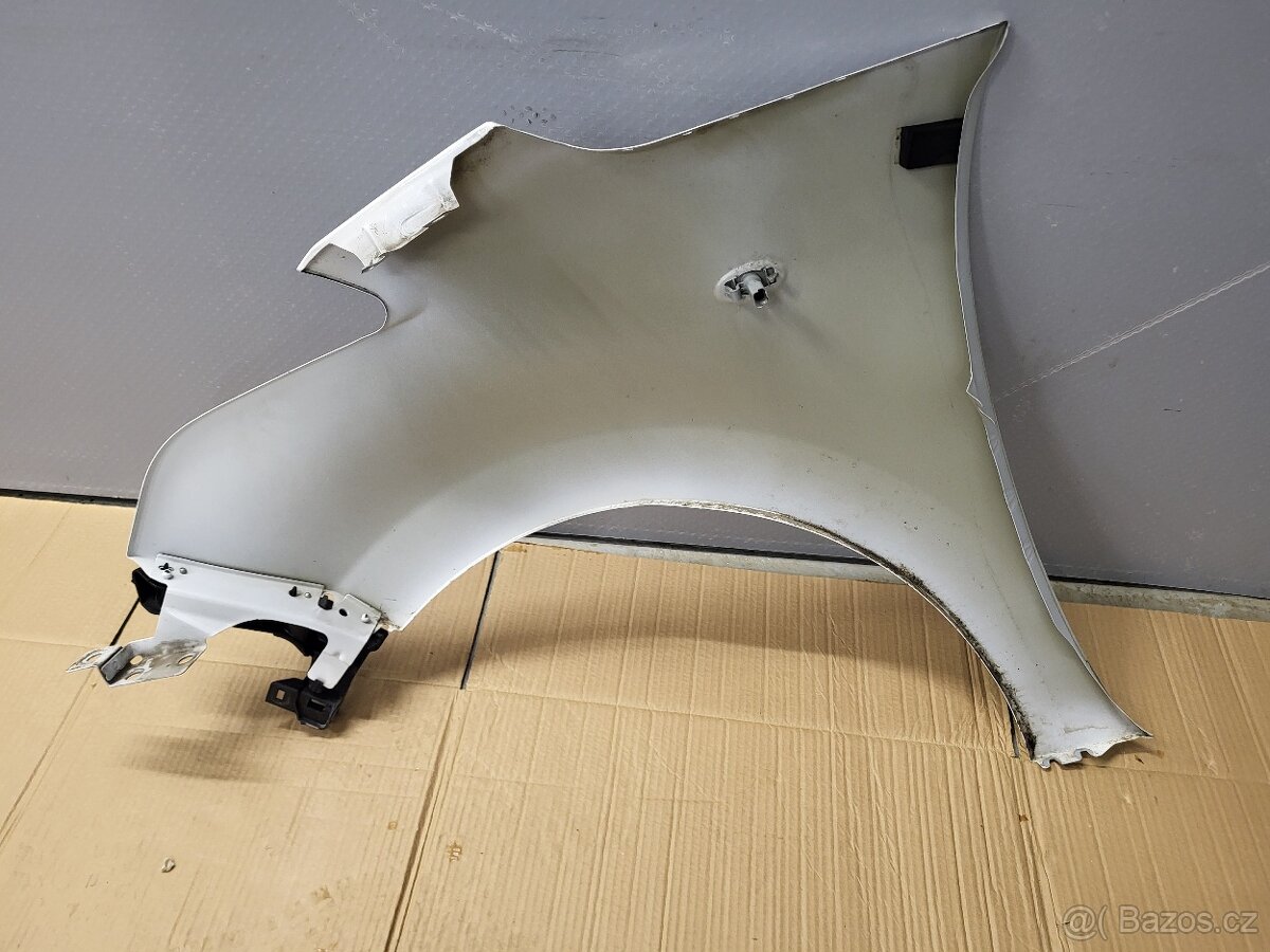 Pravý přední blatník Citroen C3 Picasso - 4