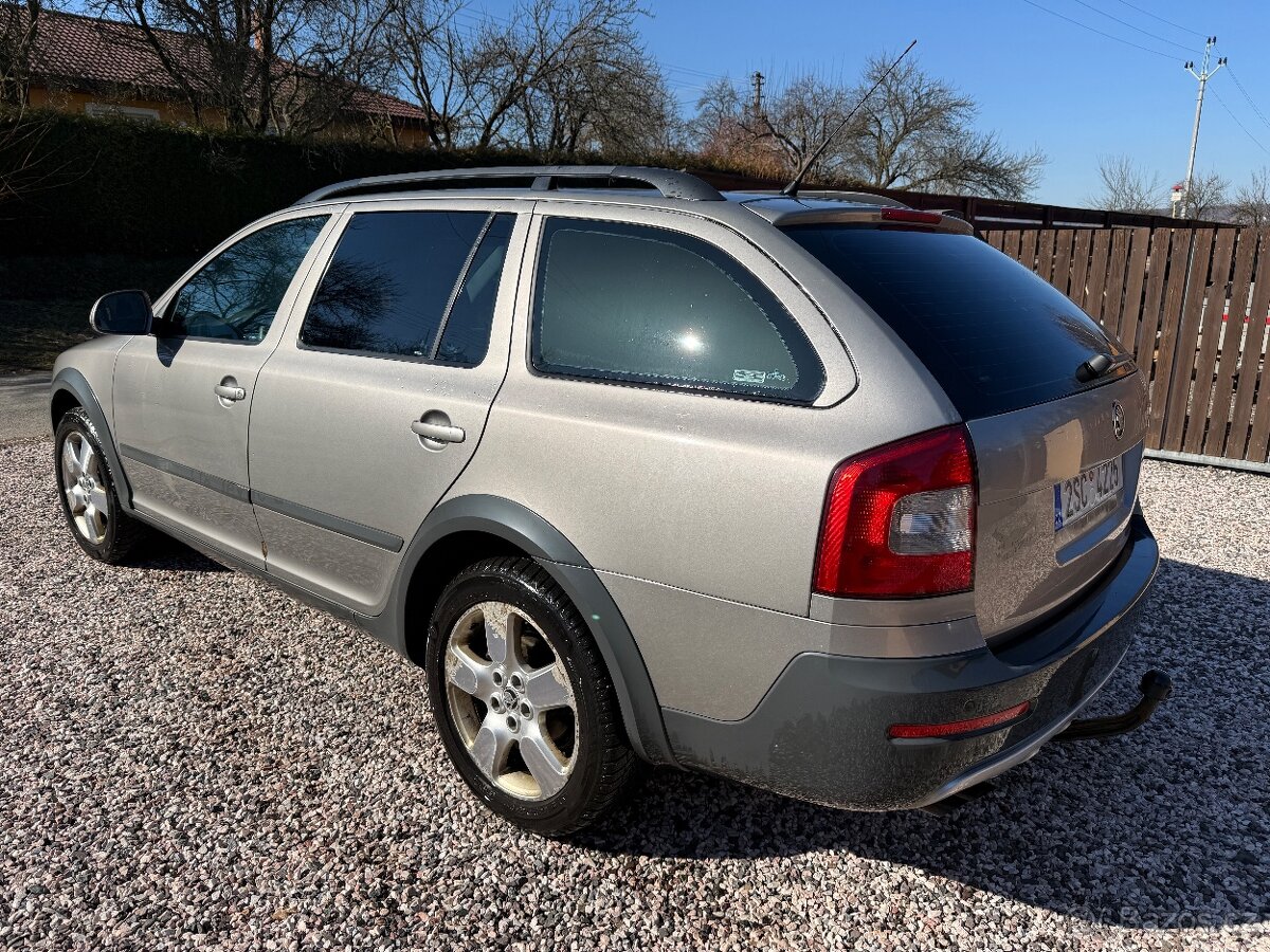 Škoda Octavia Scout - 4