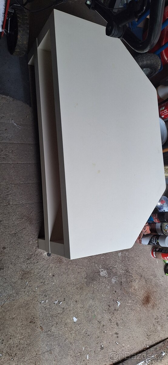 Prodám TV stolek rohový - 4