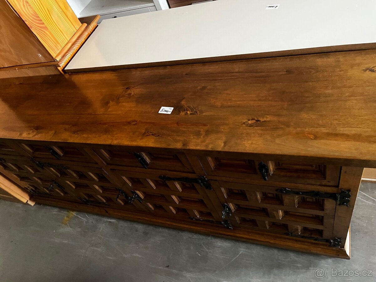 Komoda - 4