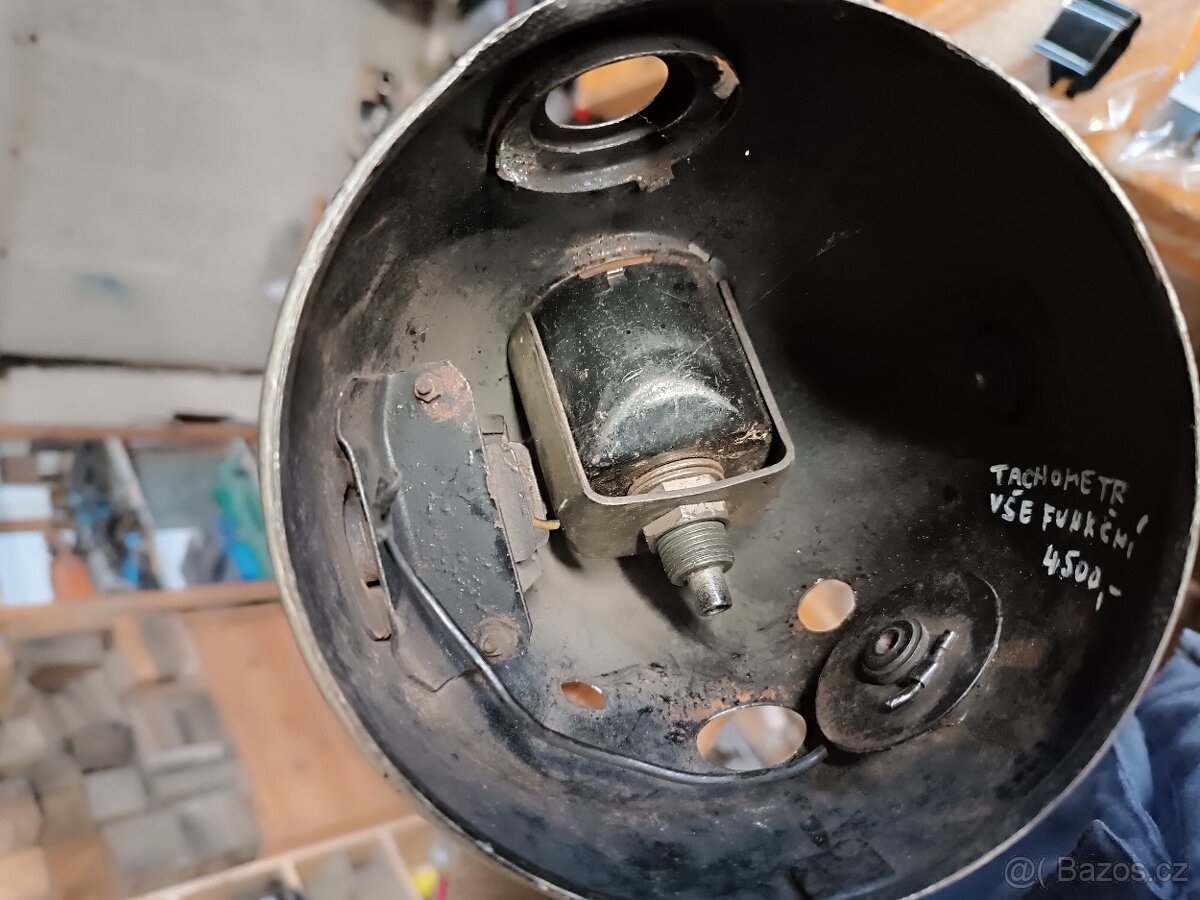 Tachometr Jawa,zámek ,matice,sítko, zajištění sedadla,maska, - 4