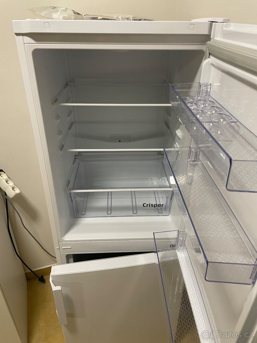 Chladnička s mrazničkou Beko CSA240M40WN bílá - 4