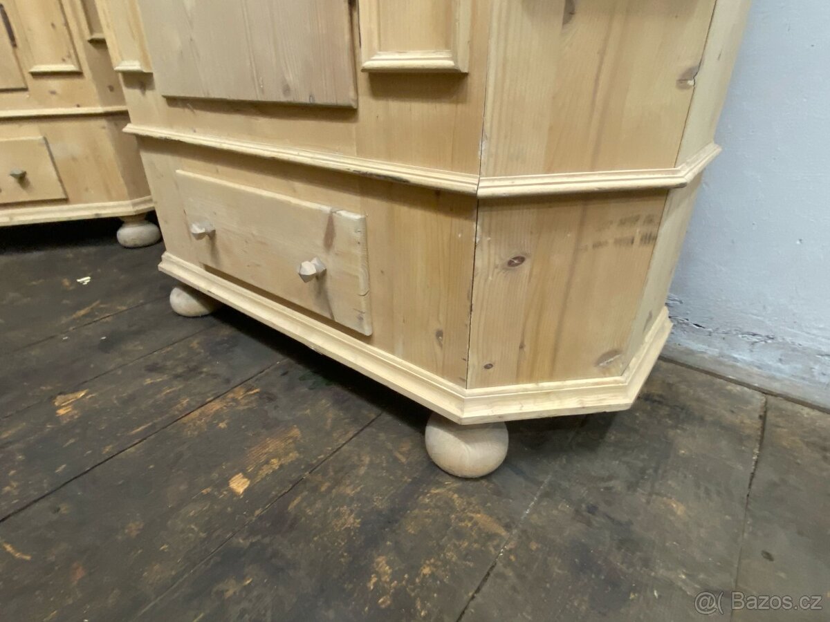 Smrková Barokní Skříň - 4