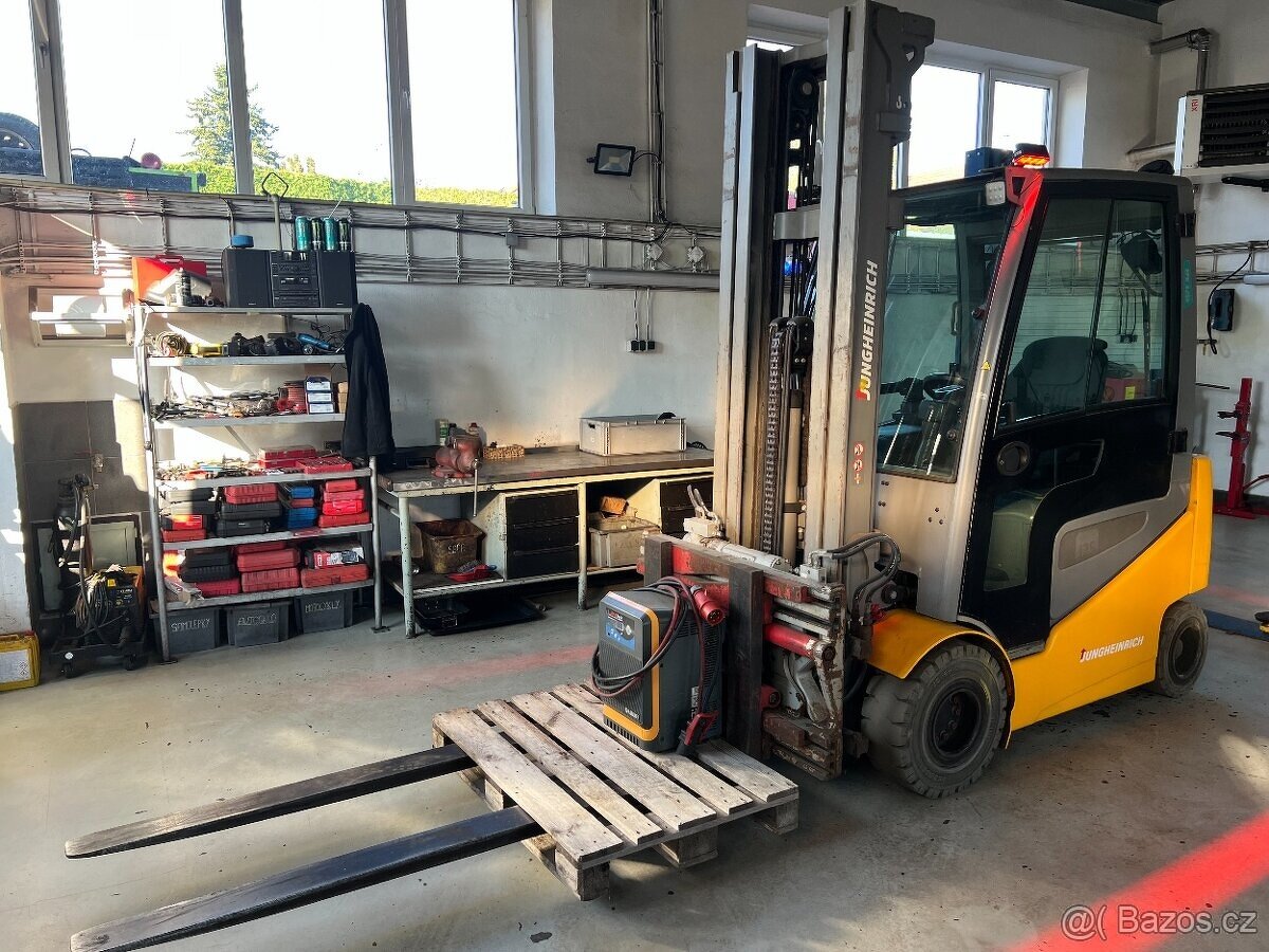 Jungheinrich EFG 425 AKU vysokozdvižný vozík Topení 2020 TOP - 4