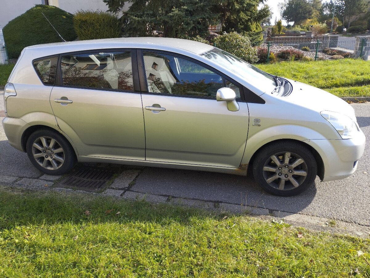 Prodám Toyota Corolla Verso - 4