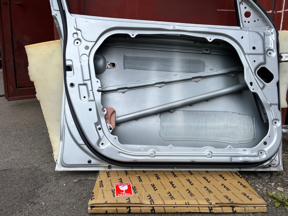 Levé přední dveře Hyundai i30 - 4