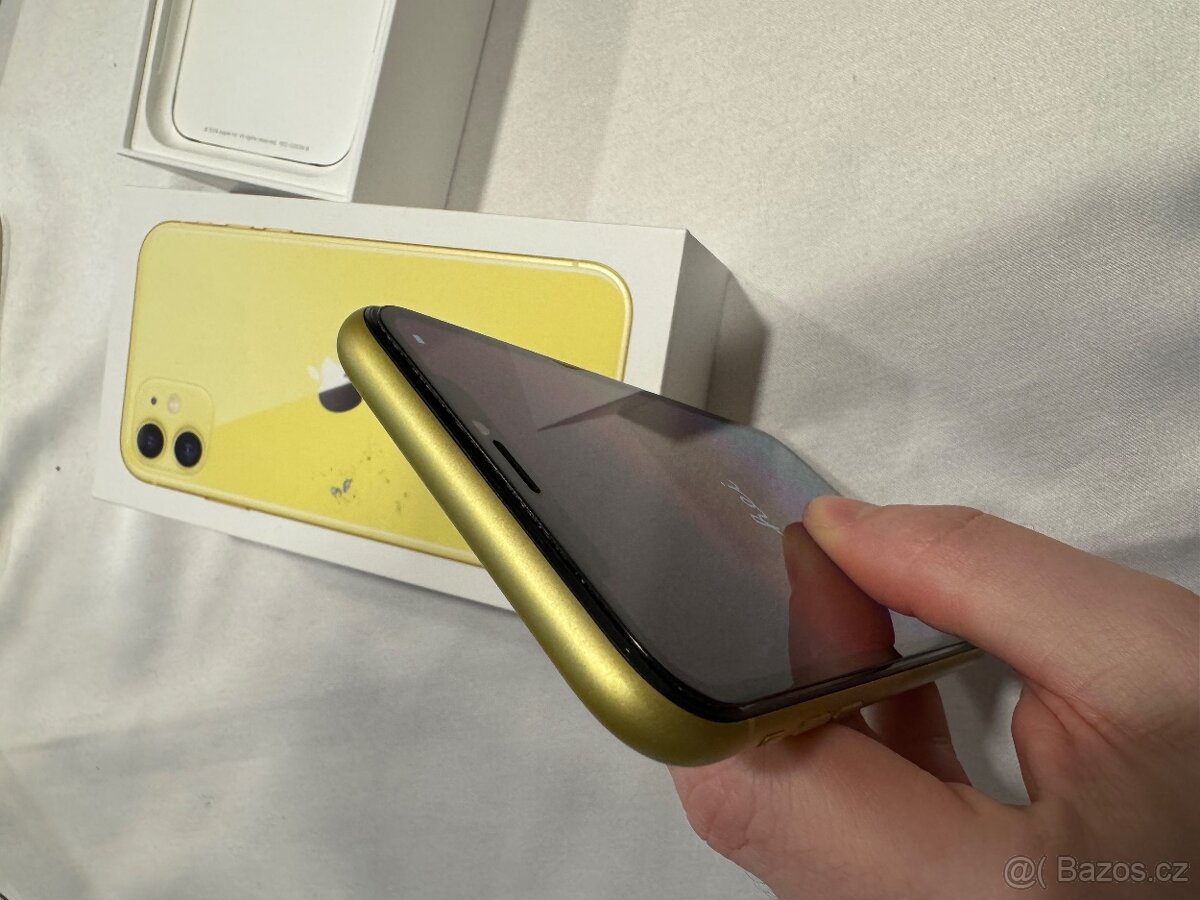 iPhone 11 64GB Žlutý - 4