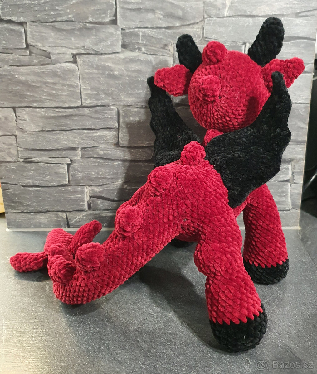 Ručně háčkovaný drak. - 4