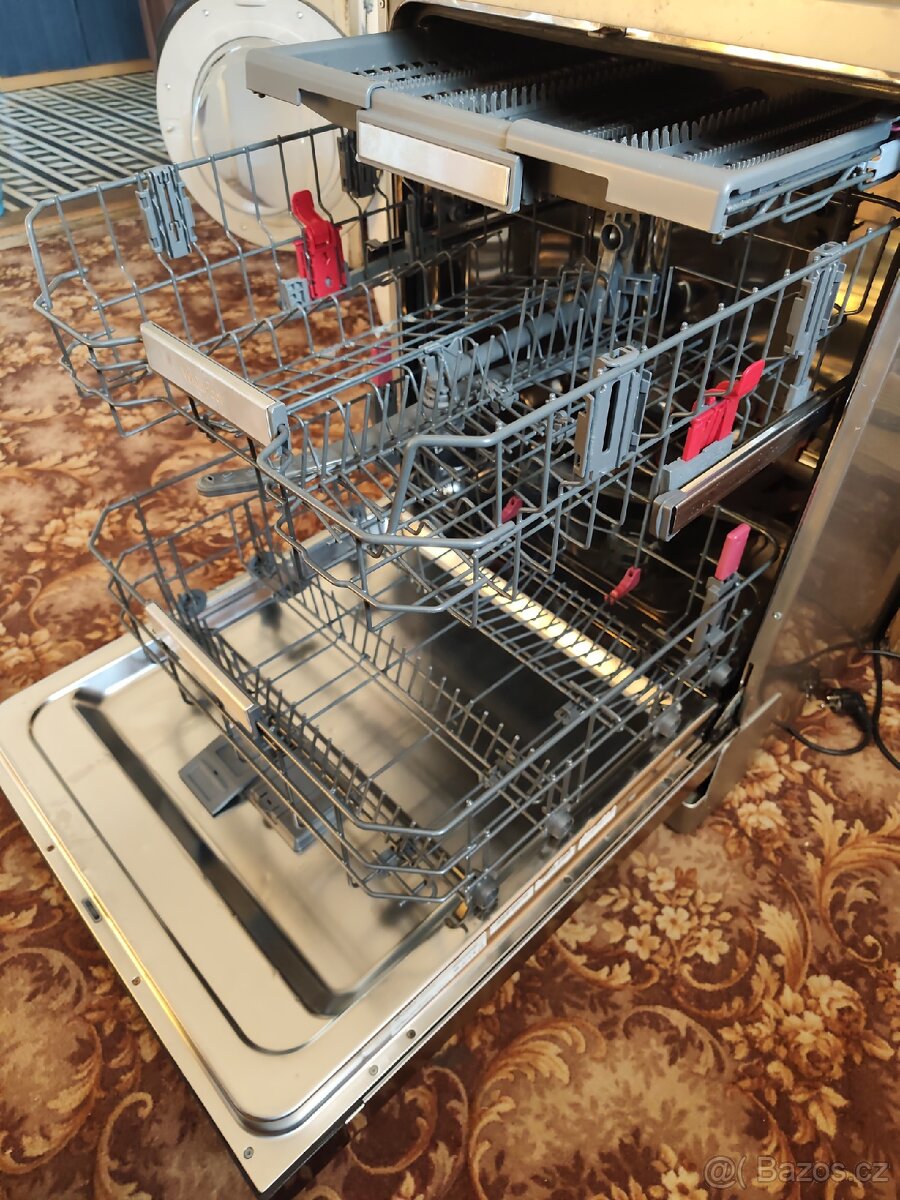 Myčka Whirlpool - nefunkční - 4