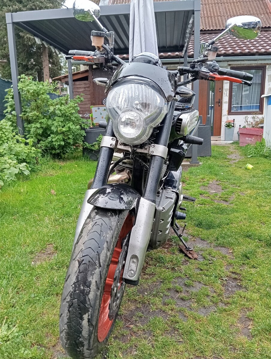 Yamaha MT-01 - 4