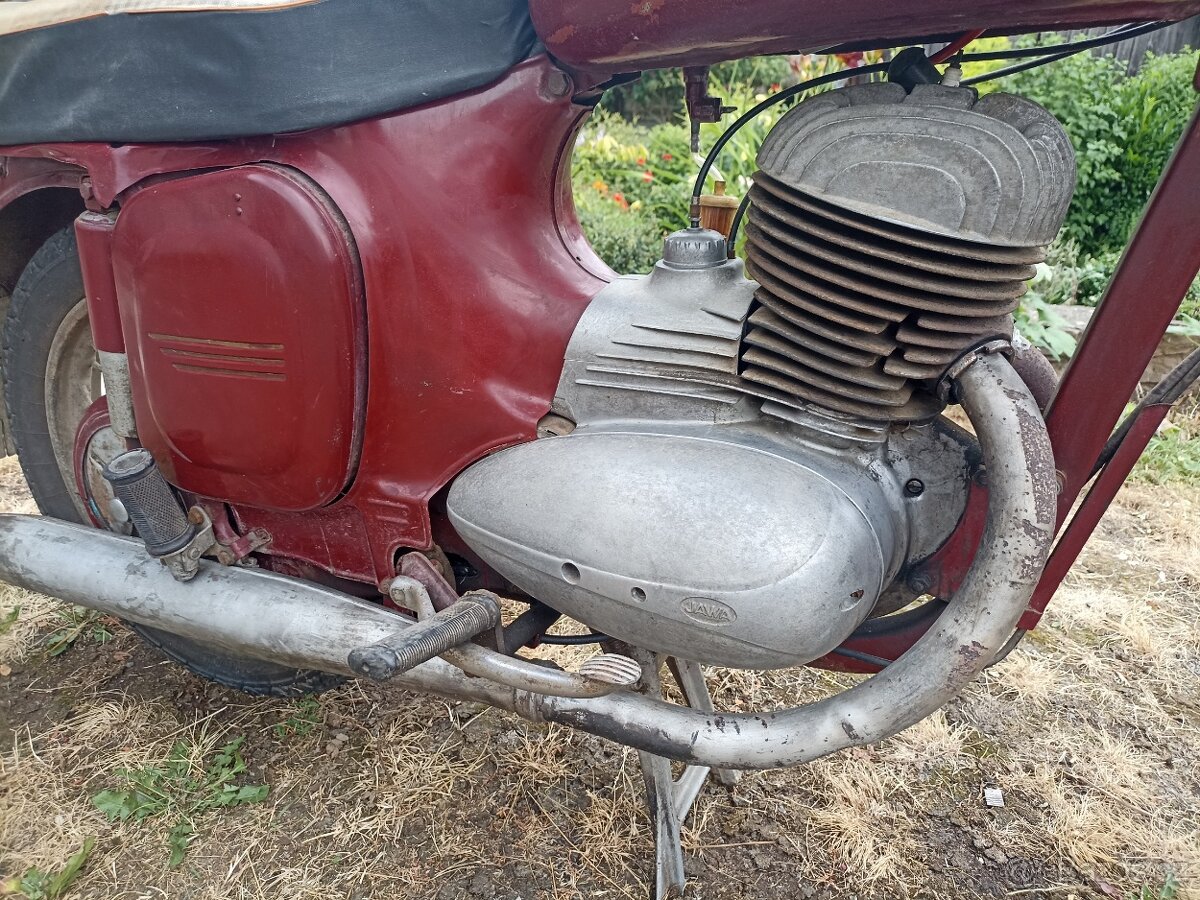 Jawa 250 - 4