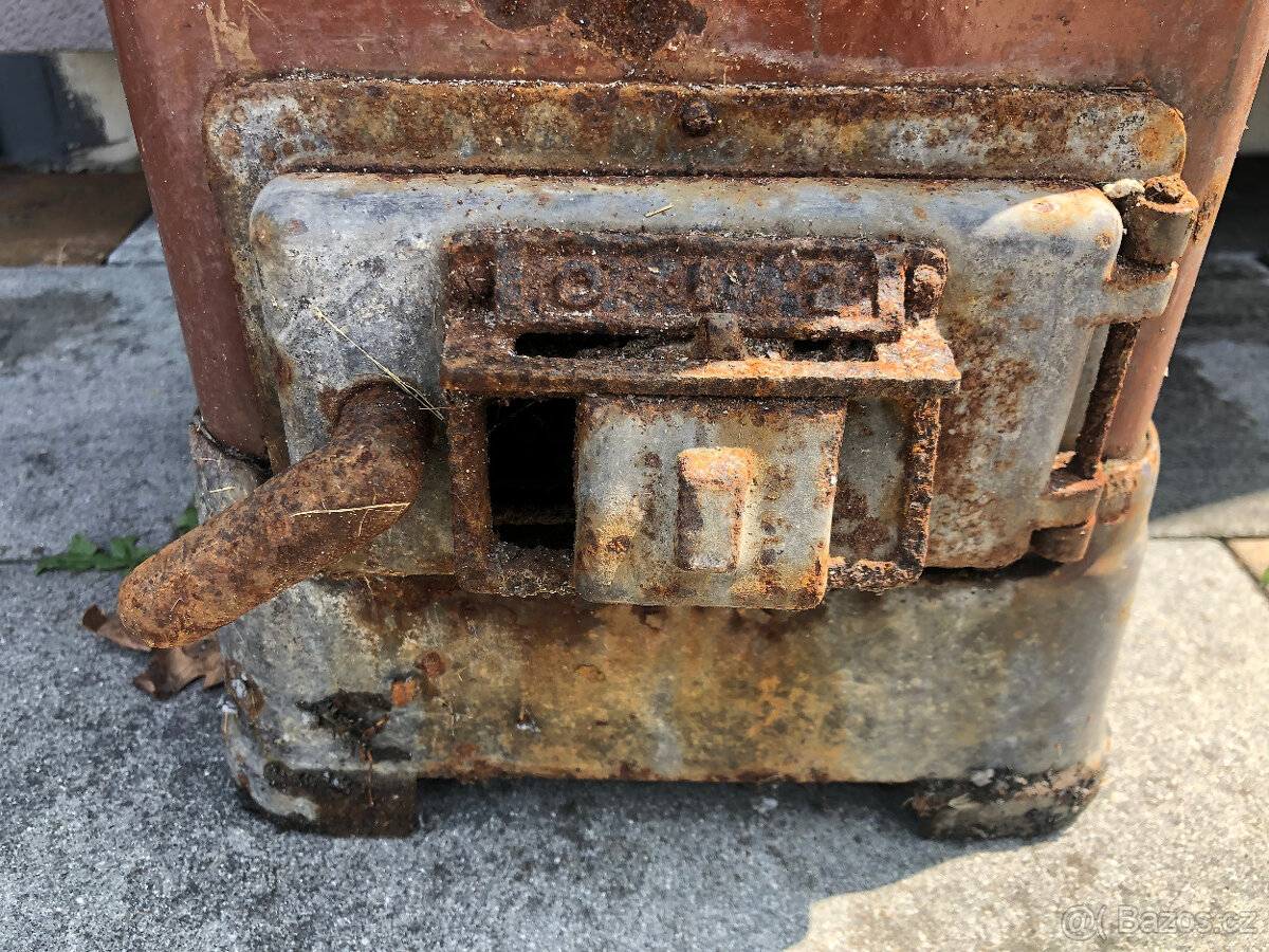 Kamna Pikolo 112 "Petry". Nálezový stav. Možný dovoz - 4