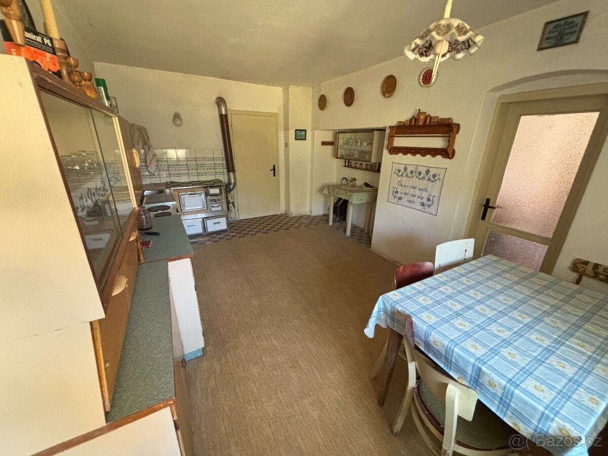 Prodej zemědělské usedlosti v obci Radonín 2057 m2 – klid, p - 4