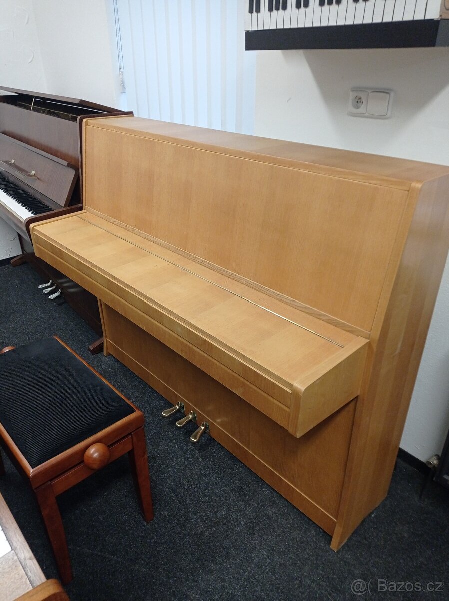 Piano, pianino, klavír Petrof - 4