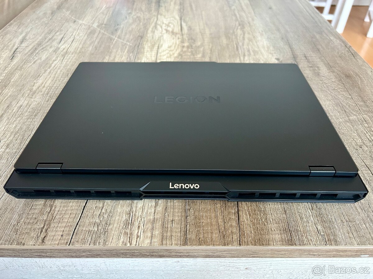 Lenovo Legion Pro 5 (255HX, RTX 5060, OLED) - 4