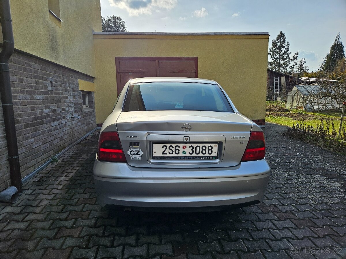 Opel Vectra 1,8 , 92kW, r..v..2001 - 4