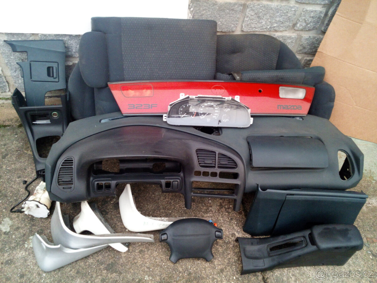 Mazda 323 - 4