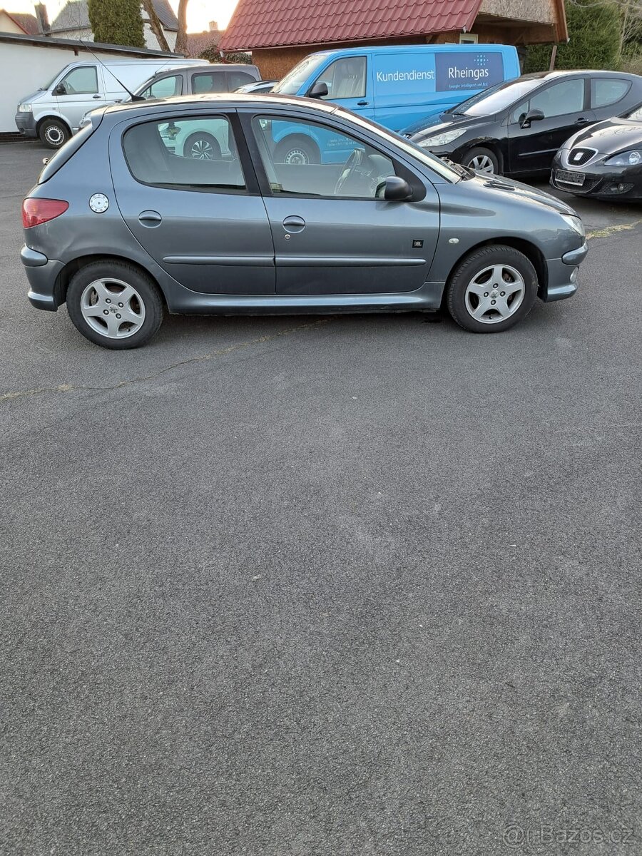 Peugeot 206 1.4 benzín 55kW - 4