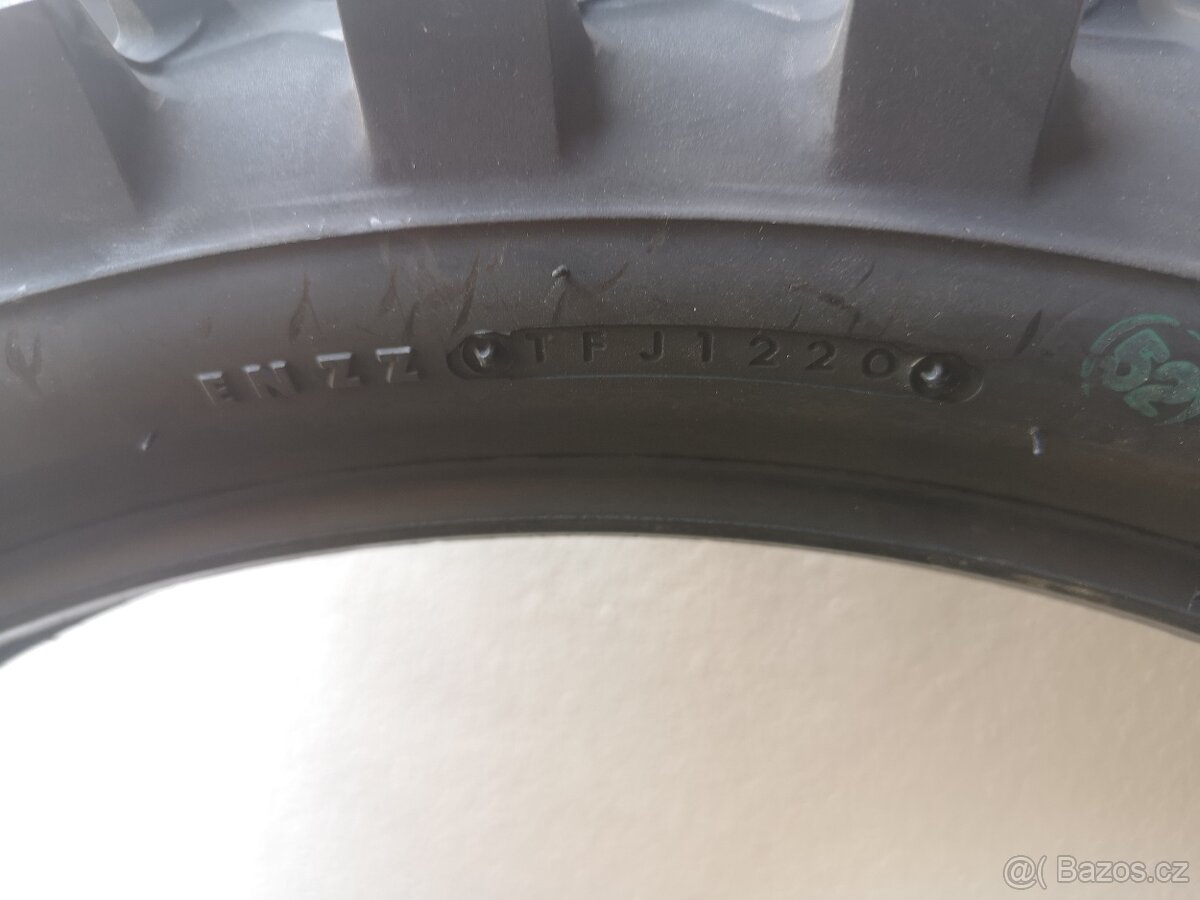 Bridgestone 100/90 R19, nepoužitý zadní drapák.