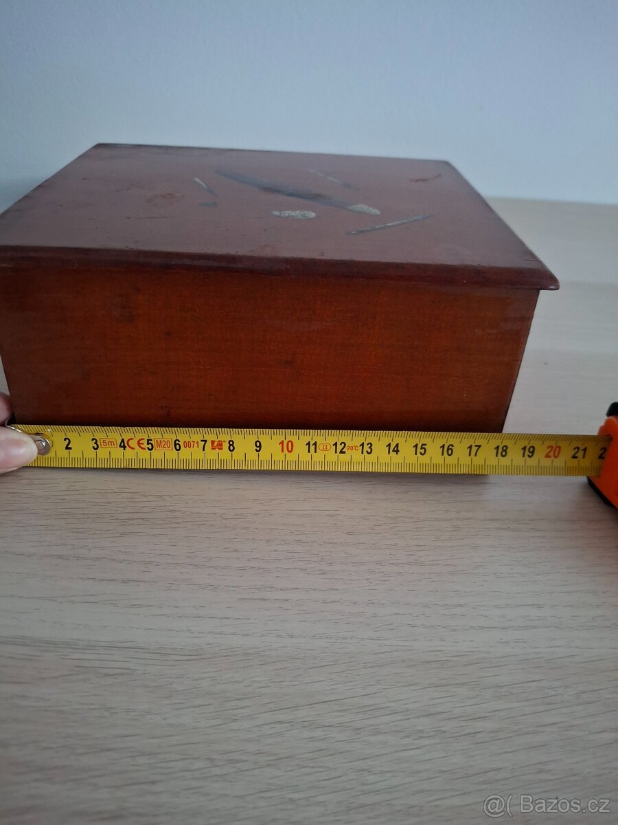 Stará krabička na doutníky - 4