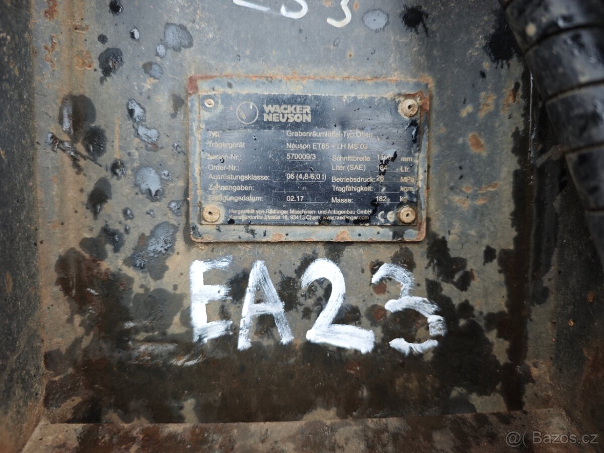 Lžíce svahová hydraulická 140 cm, EA23 - 4