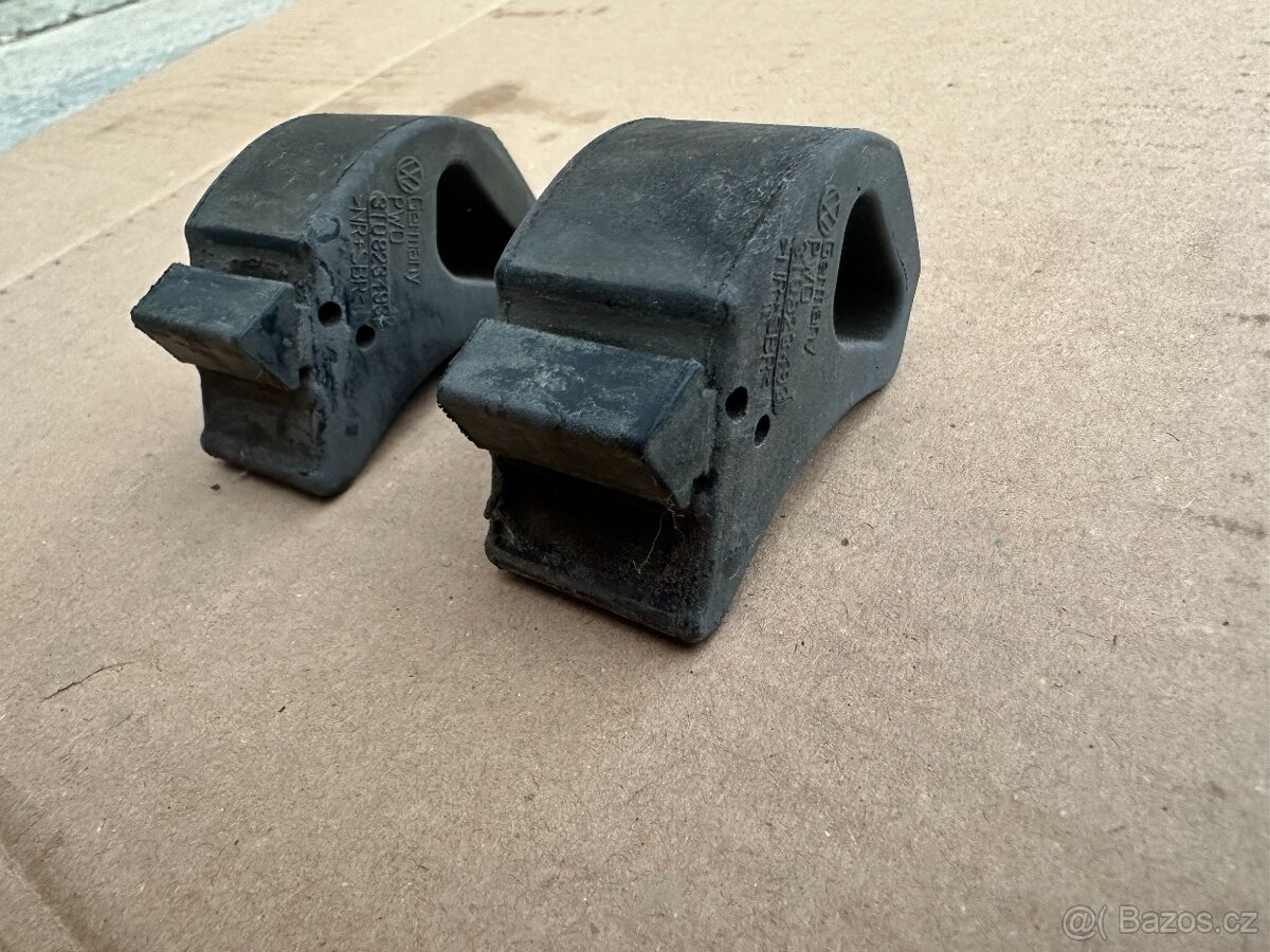 Díl vodící Škoda Superb 2 II VAG 3T0823493 dva kusy - 4