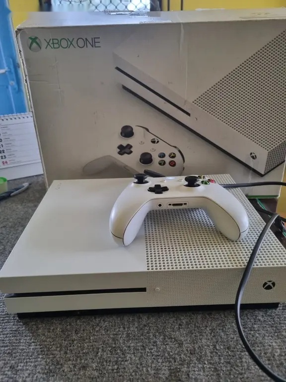 Xbox One S 500Gb - 4