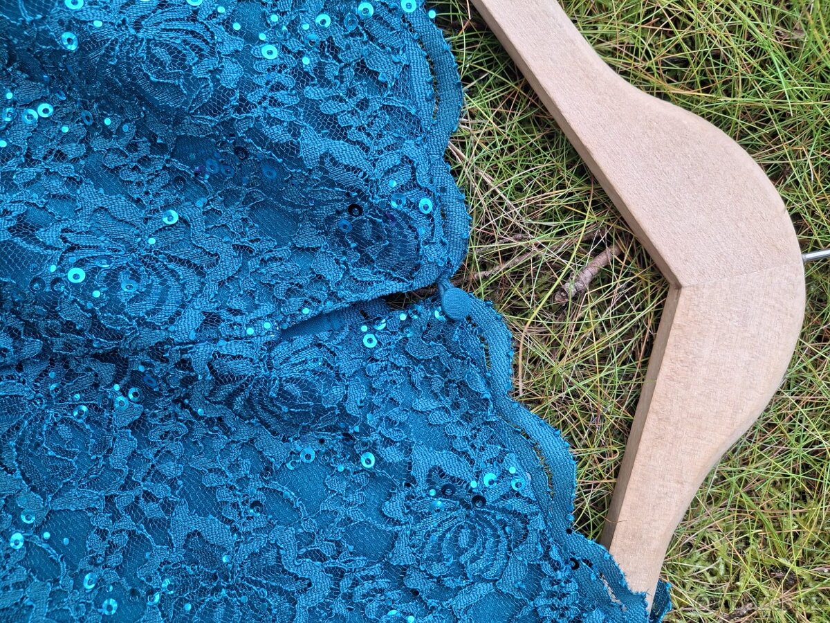 Nové krajkové slavnostní šaty - 4