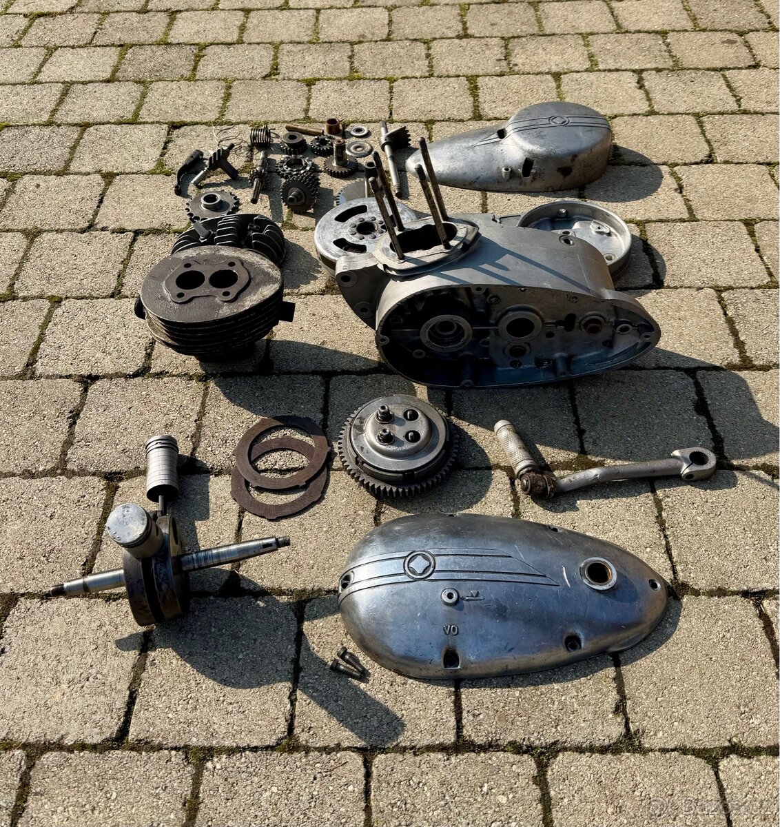 Manet M90 - rozebraný motor - 4