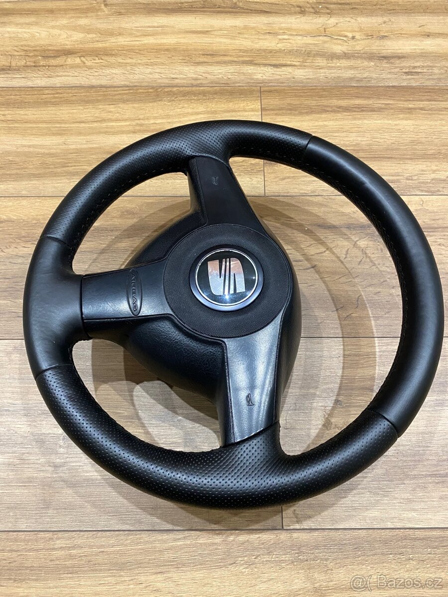 Perforovaný tříramenný volant - Seat FR Cupra - 4