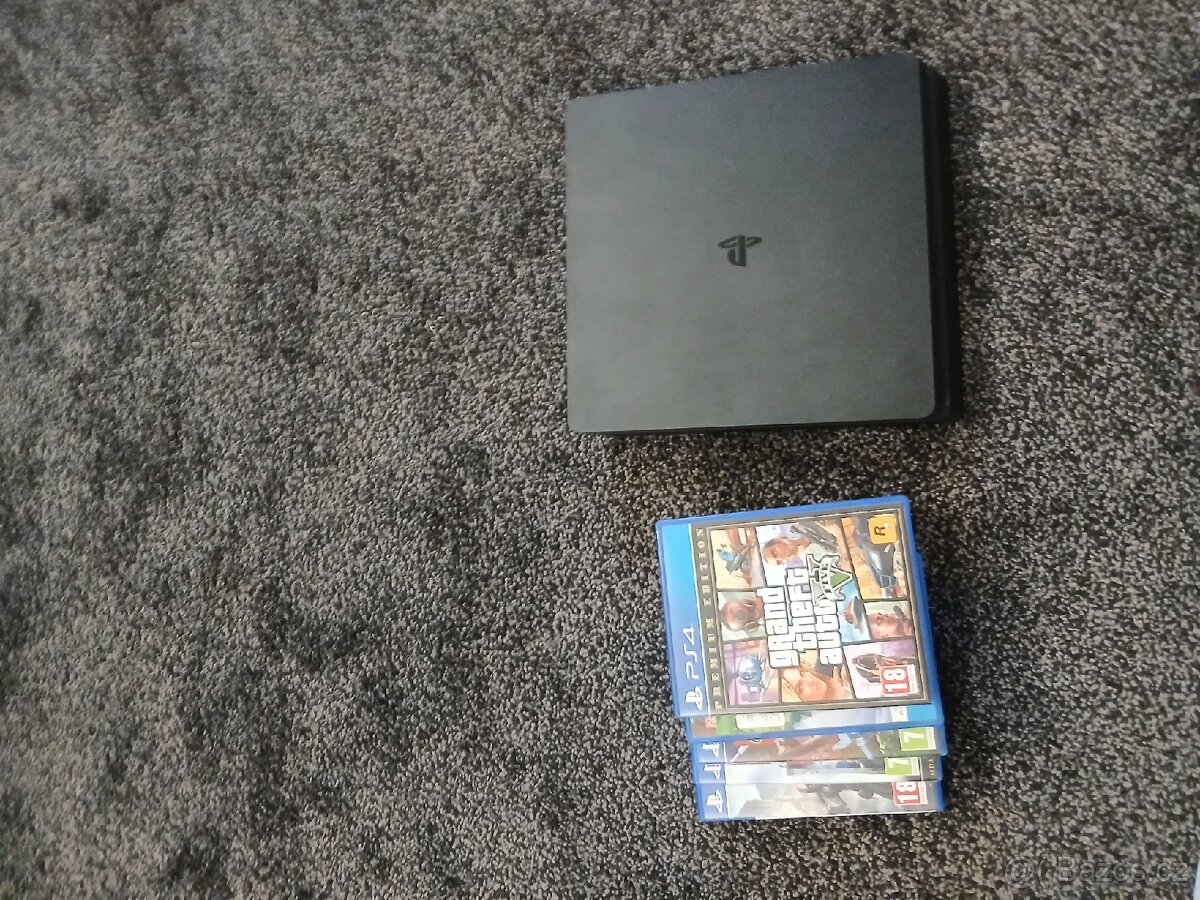 Playstation 4 slim - 4