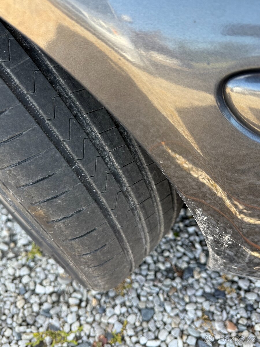 Toyota Avensis 2,2 D-Cat 130 KW.12/2007. - 4