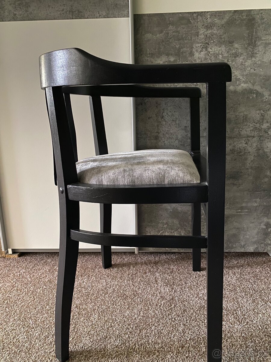 Raritní retro židle z masivu — elegantní, cenný kousek ve vý - 4