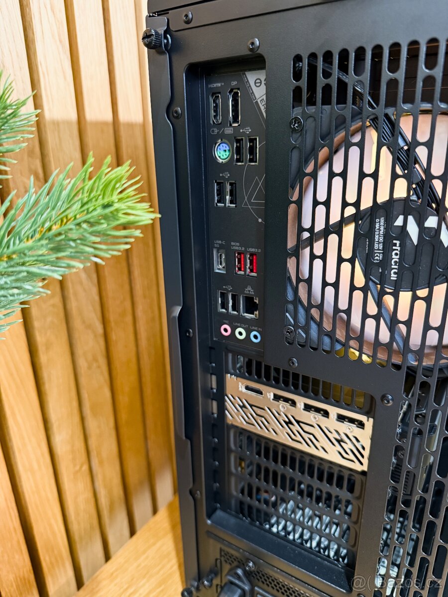 Herní PC – Ryzen 7 7800X3D, RX 9070 XT, 32 GB DDR5, 1 TB SSD - 4