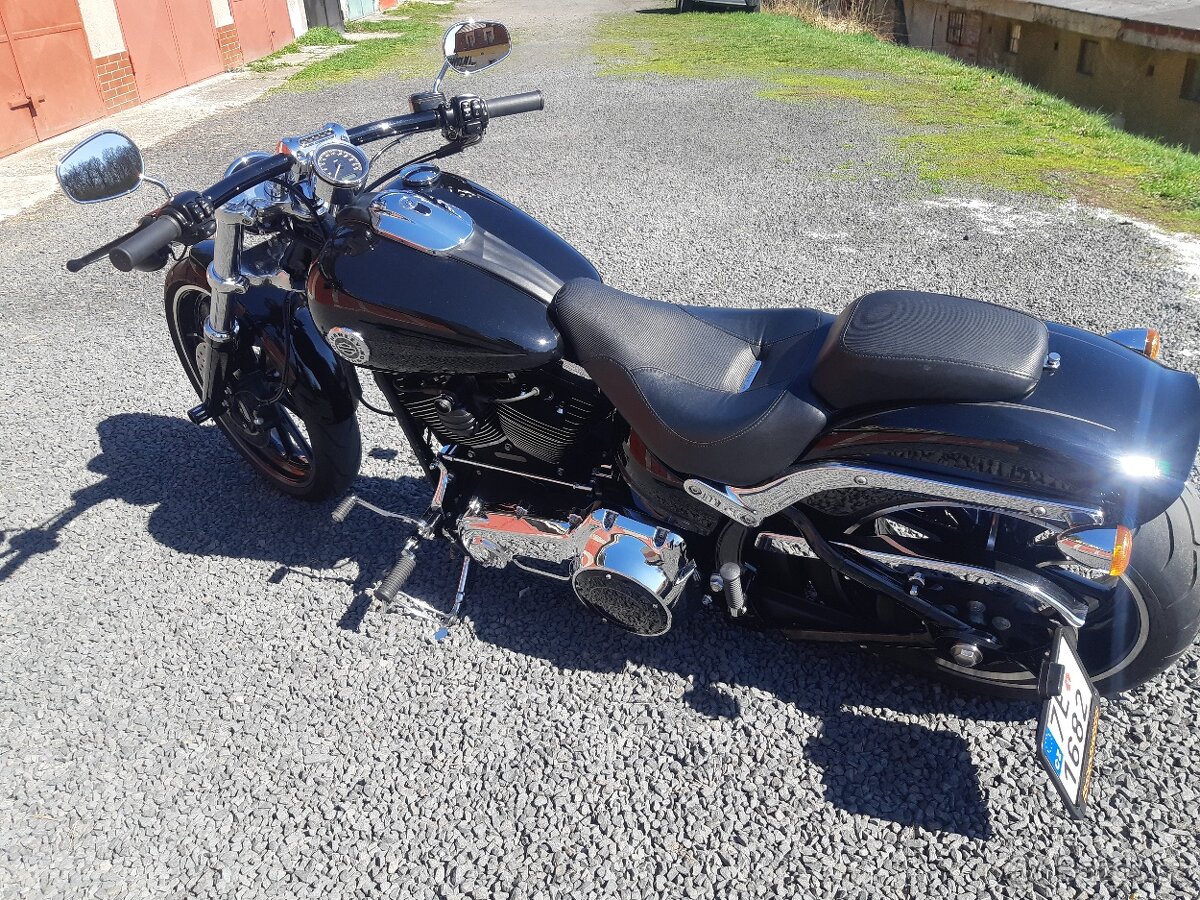 Harley Davidson Breakout 103 r.v. 2015-ČR - 4