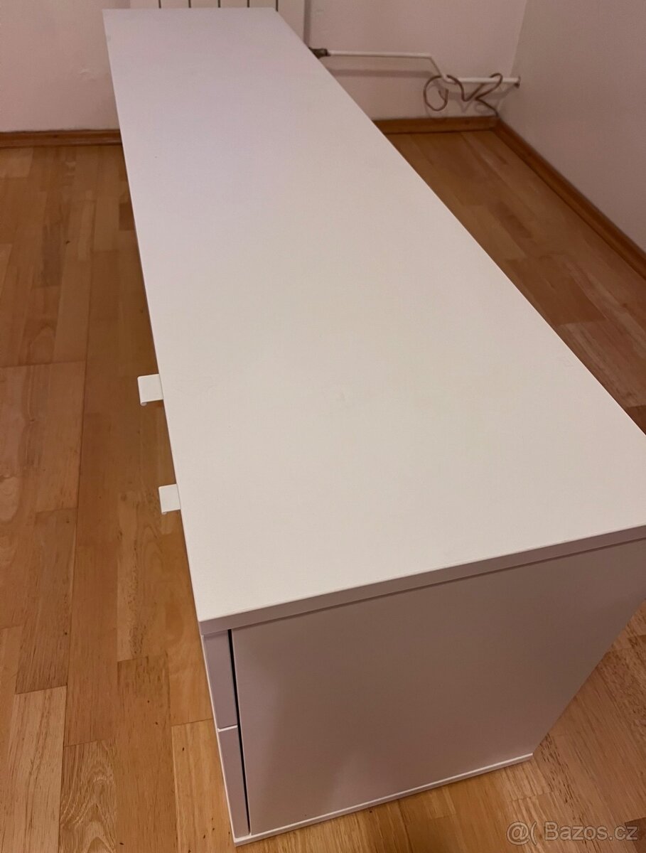 Stolek pod televizi - 4