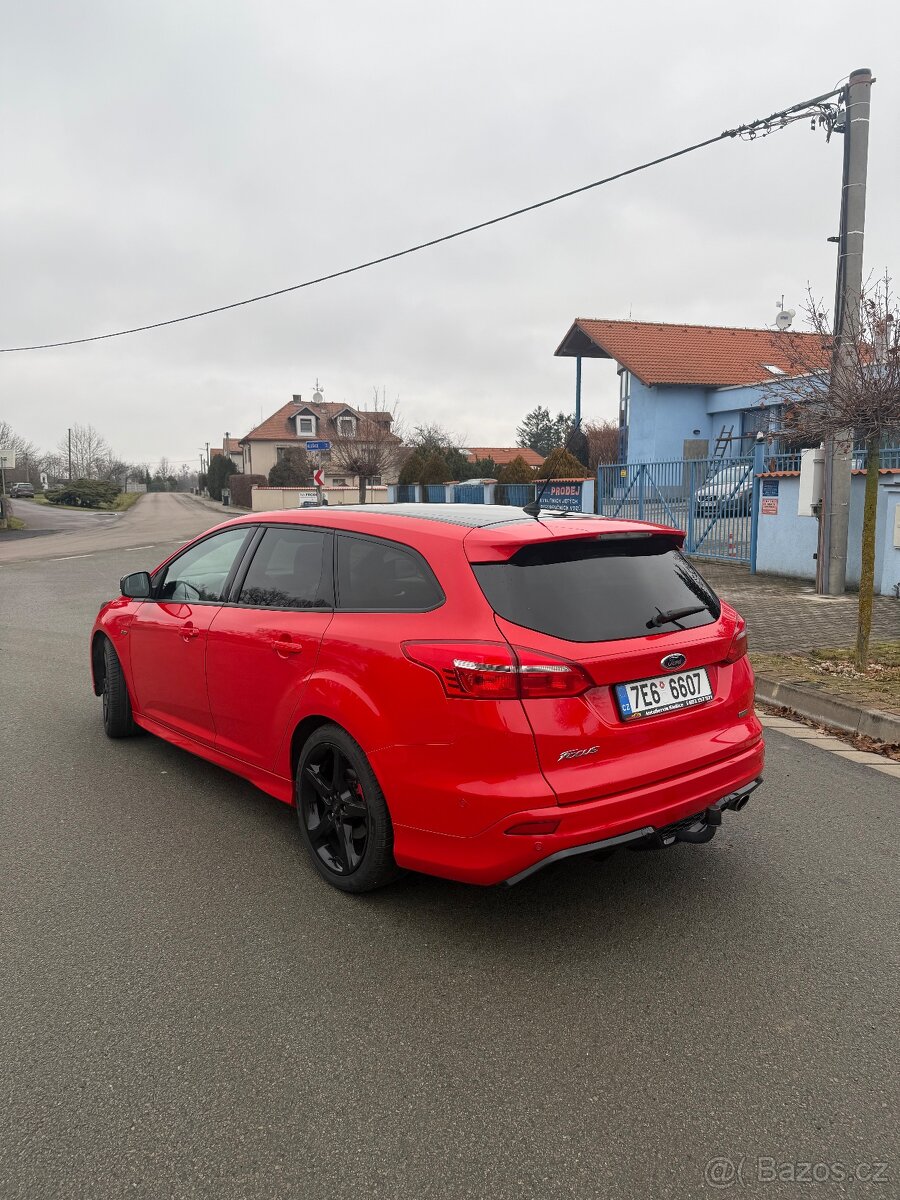 Ford Focus ST-Line Red&Black Edition - 4