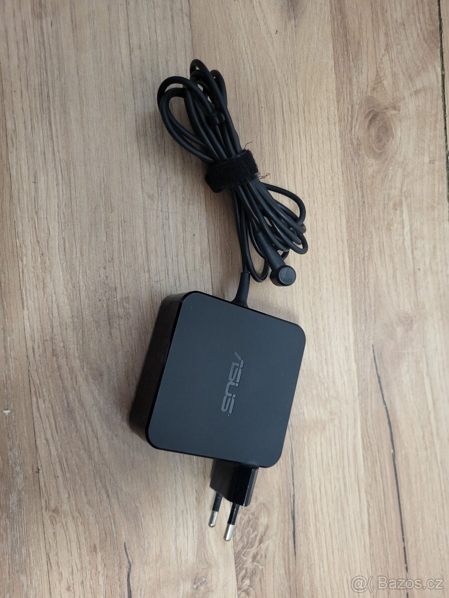 ASUS X555M | i5 | 8GB | 240GB SSD | GEFORCE 930M | - 4