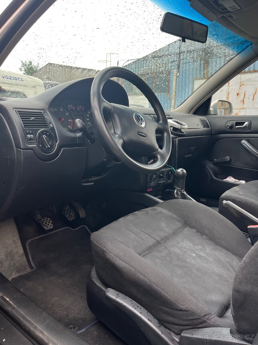 Díly golf 4 1.4 16V - 4
